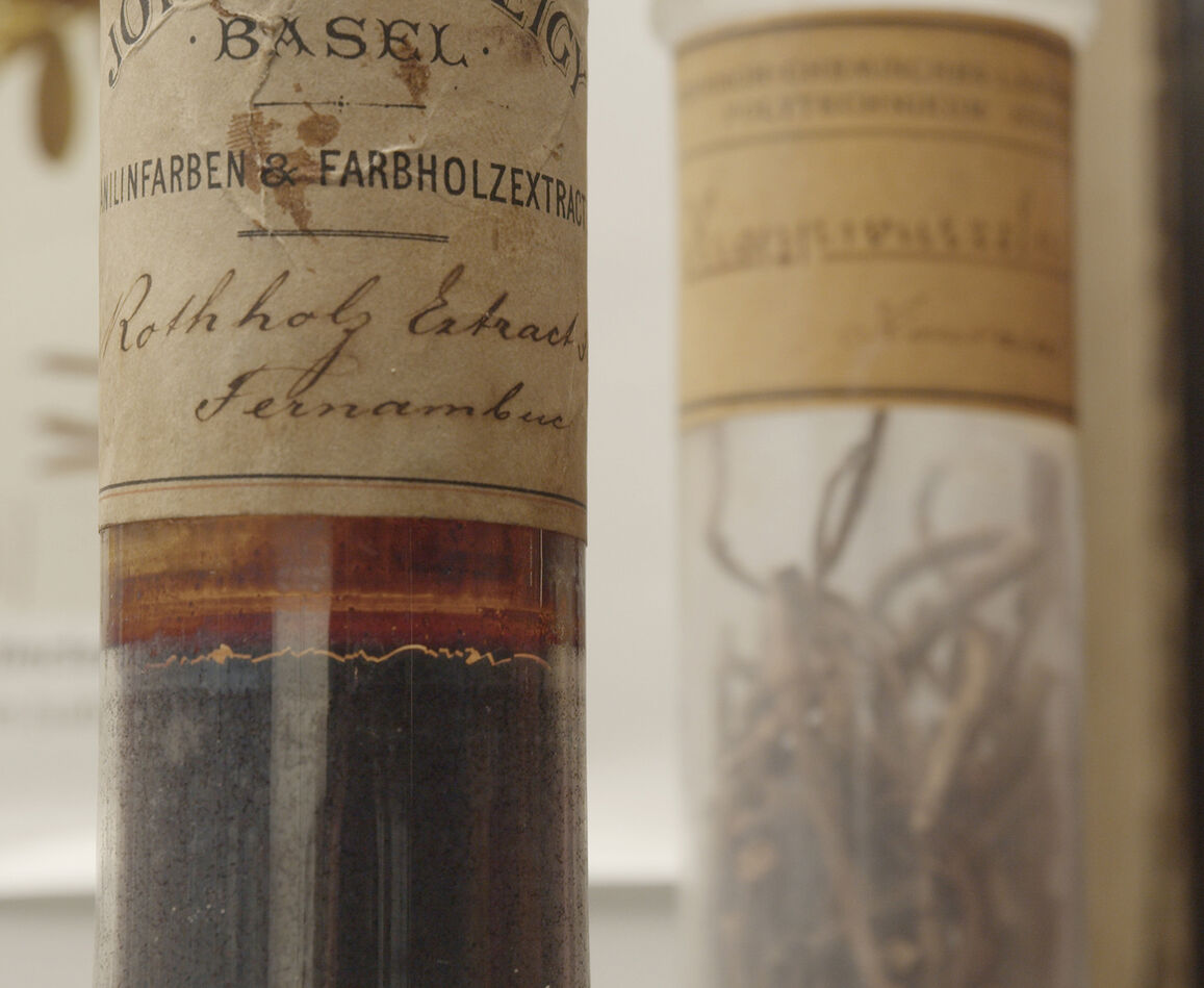 Denise Bertschi, Colors of (Colonial) Chemistry, 2025, Videostill (Ausschnitt)